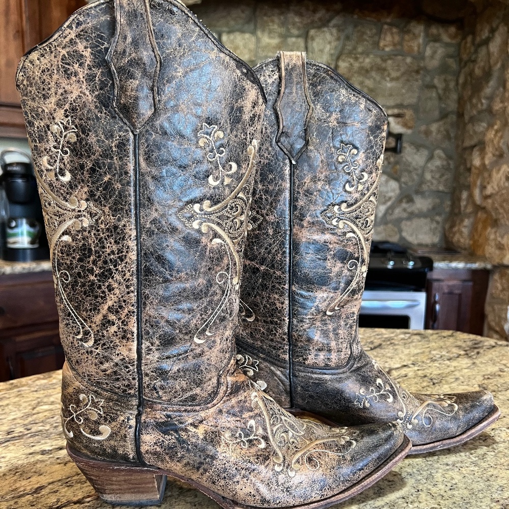 Circle G by Corral women’s Snip Toe Vintage Western boots size 11